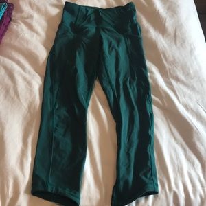 High rise lululemon crops size 4